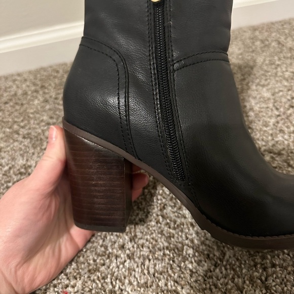 Tommy Hilfiger leather ankle boots - Picture 4 of 5